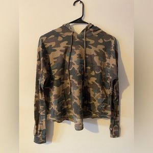 Tresics camo long sleeve shirt with hood